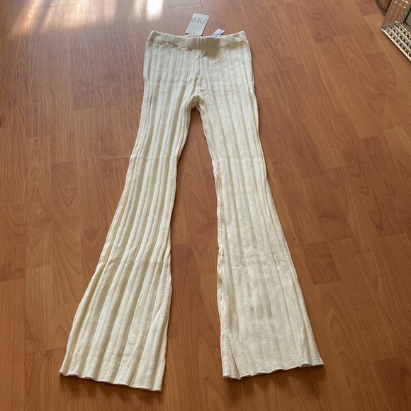 Ribbed flared white pant - Picture 10 of 10